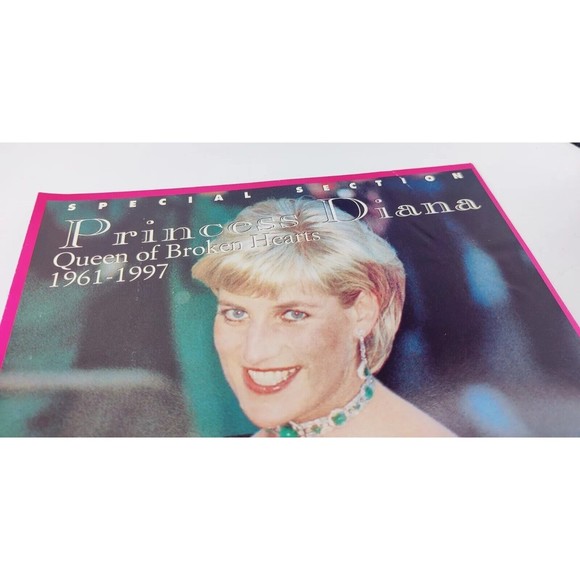 Vintage Presents A Tribute To Princess Diana 1961-1997 Magazine With Insert 90s - Picture 9 of 13